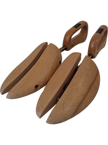 Dasco wooden shoe trees - wooden,
