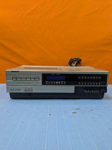 Vintage sanyo vcr 4400 betamax - vintage,