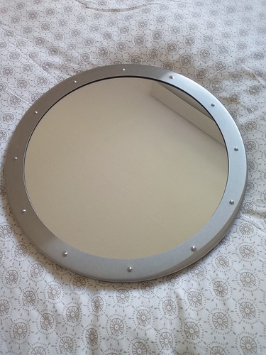 Brushed silver metal round - silver,