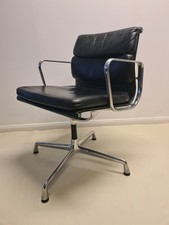 Vitra EA 208 Black Leather