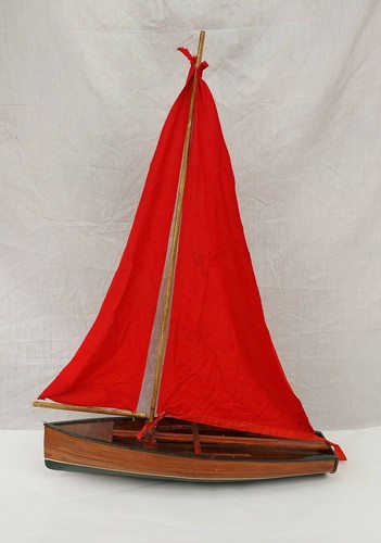 Vintage wooden pond yacht - wooden,