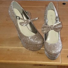 Koi Couture Ladies Champagne Gold Evening Shoes Size 6
