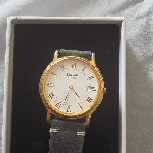 Pulsar quartz gold white dial - quartz,