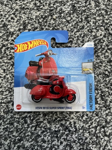 Hot wheels vespa - hot,
