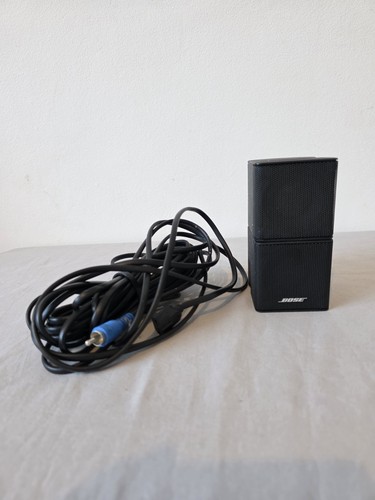 Bose double cube - speaker, with