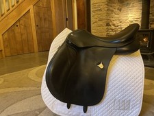 BATES ALL PURPOSE AP SADDLE 17 1/2 Inch.  With medium Bar.  Black