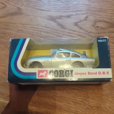 Corgi 1:43 James Bond Aston