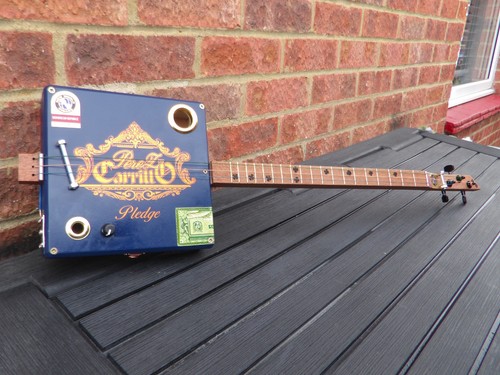 String homemade fretted - string,