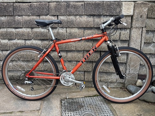 Retro 1990 trek - retro,