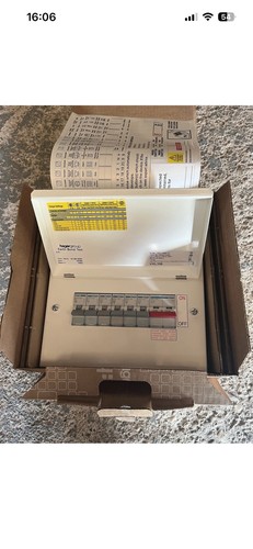 Hager 6way 100a consumerunit - hager,