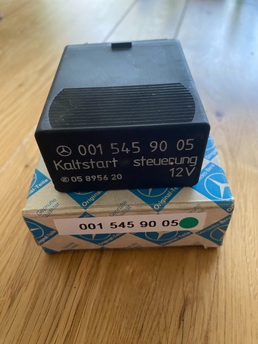 Mercedes 190e fuel pump - , relay