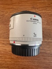 Canon EF 2x Extender in near