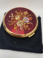 Vintage powder Compact Stratton Red Maroon with Bouquet of Flowers (2E)