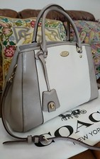  COACH LEATHER HANDBAG SHOUDER BAG EXCELLENT CONDITION ONLY USED ONCE, 🌼....