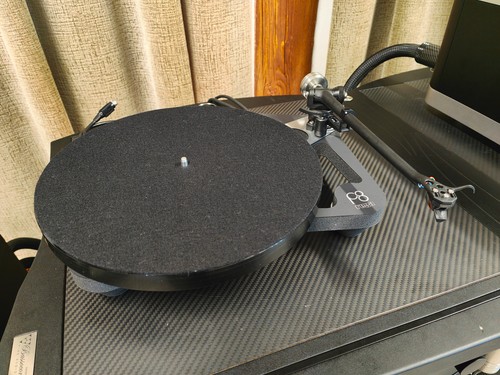 Rega planar with - planar,
