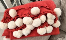 GORGEOUS LAURA ASHLEY pom pom