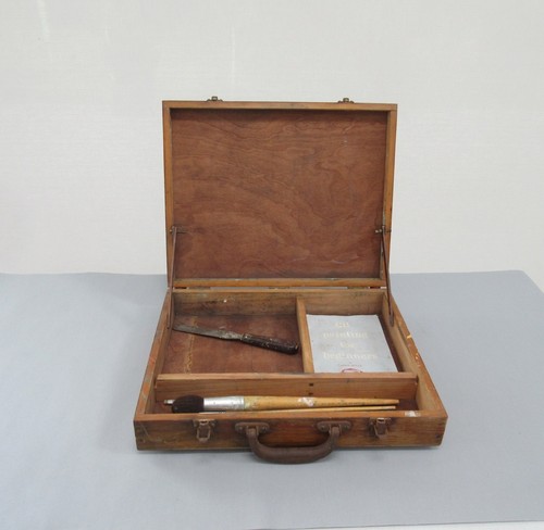 Vintage old wooden - , artists