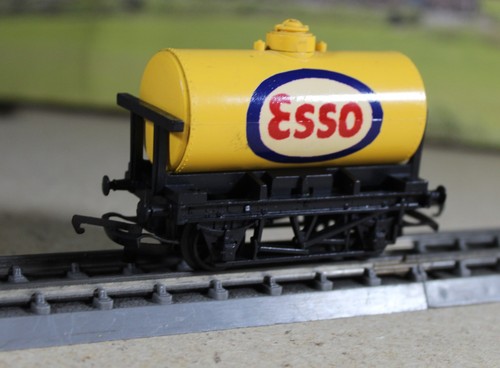 Tri ang yellow - tri-ang, esso