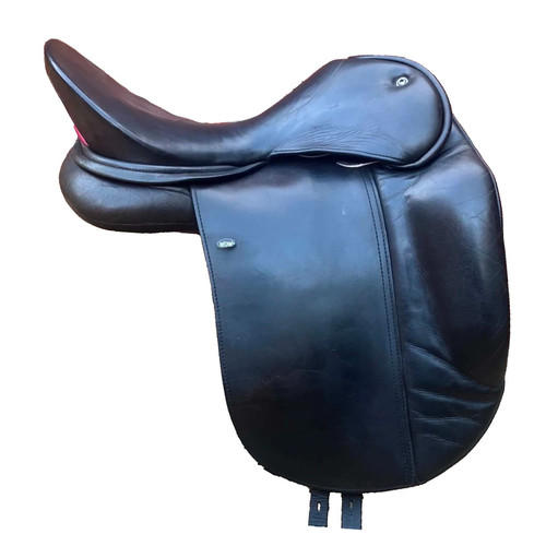 Size wow dressage saddle - 17",