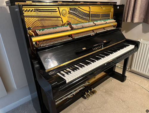 Yamaha upright piano made - u3,
