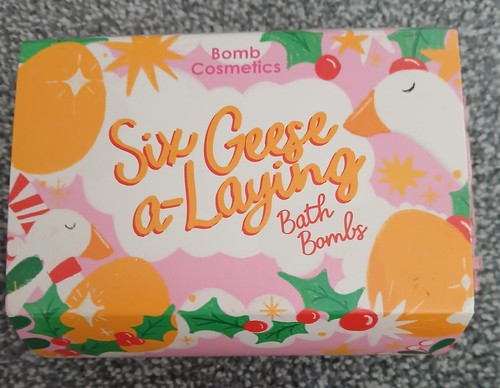 Six geese laying bath bomb - six, a-laying