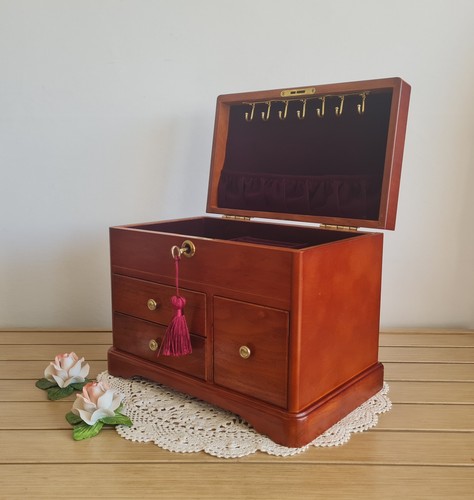 Vintage mele wooden jewellery - mele,