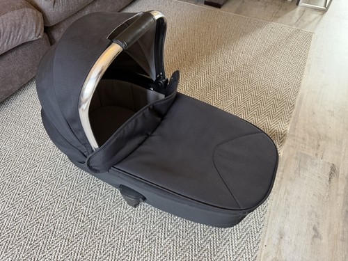 Mamas papas carry cot with - &,