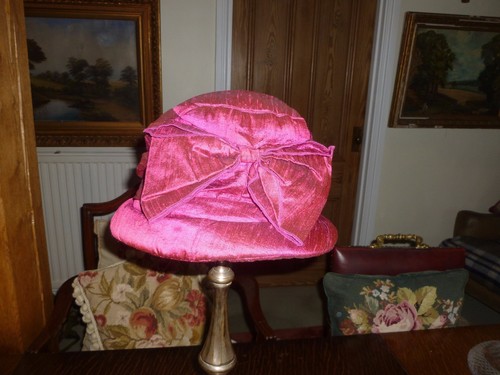 Vintage style hat - pure, silk