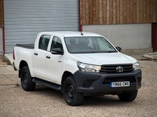 2017 toyota hilux pickup double cab 58K MIES / PARKING SENSORS APPLE CAR PLAY
