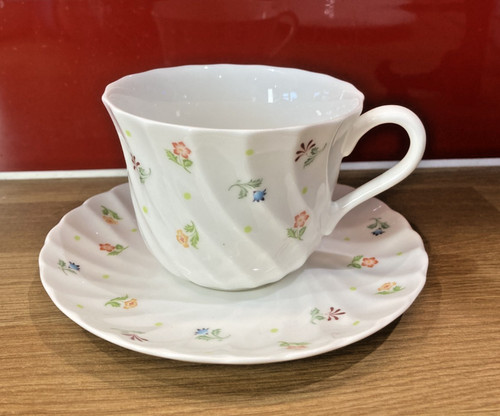 Wedgwood cascade teacup - -,
