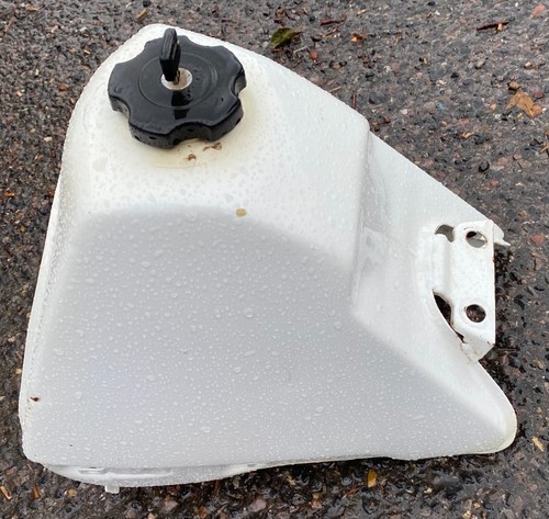 Suzuki dr350 plain - plain, fuel