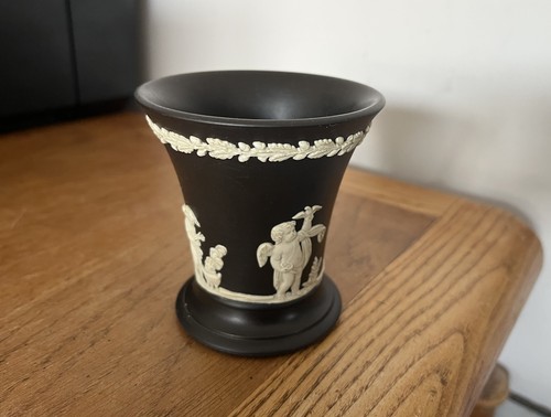 Wedgwood jasperware black - jasperware,