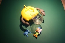 The Octonauts Gup D Drill and Claw Vehicle with Captain Barnacles and Crab