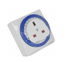 Status 24 Hour Segment Timer Switch Programmable On Off Function UK Mains Plug