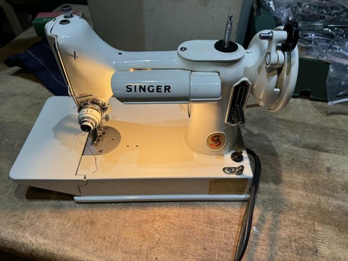 White singer featherweight - white,