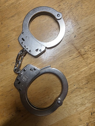 Smith wesson handcuffs key - smith, &