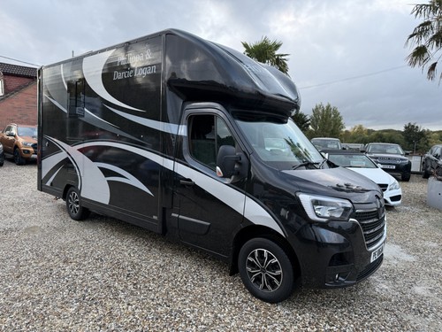 2023 renault master horsebox - renault,
