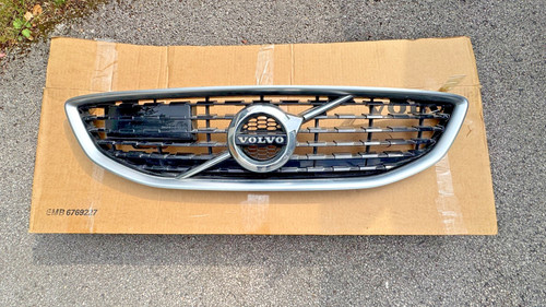 Volvo v40 design - r-design, front