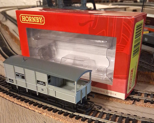 Hornby grey 20t brake van - grey,