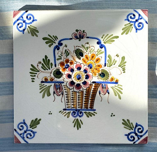 Pretty handpainted dutch - pretty, delft
