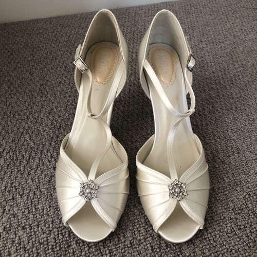Bar bridal shoes - t,