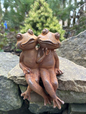 Cast Iron Rusty Frog Love