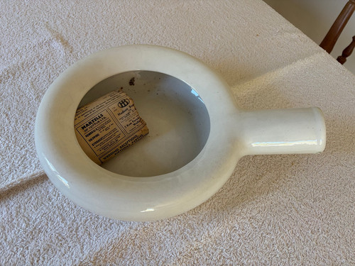 Bed pan chamber pot white - pan,