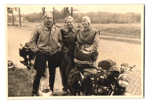 Photograph motorcycle