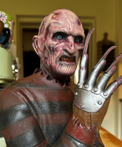 Freddy krueger deluxe bust - krueger,