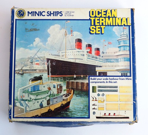 Minic ships ocean - ships,