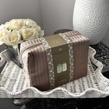 Champneys  Wash Bag &