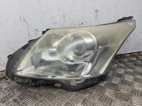 Toyota avensis headlight - toyota,
