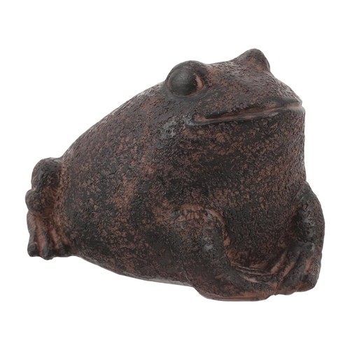 Key hiders outside - key, frog