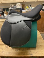Thorowgood T4 Griffin  Black Cob GP Saddle , 17 1/2  Wide With Fish Brand New